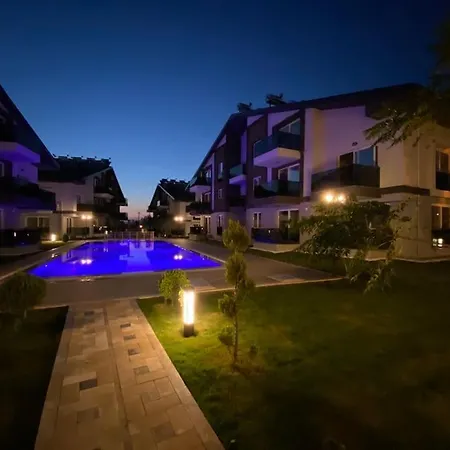 A Comfortable, Peaceful Place With Pool Apartmán Fethiye